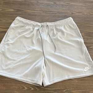 Nike Men's Light Gray Athletic Shorts
